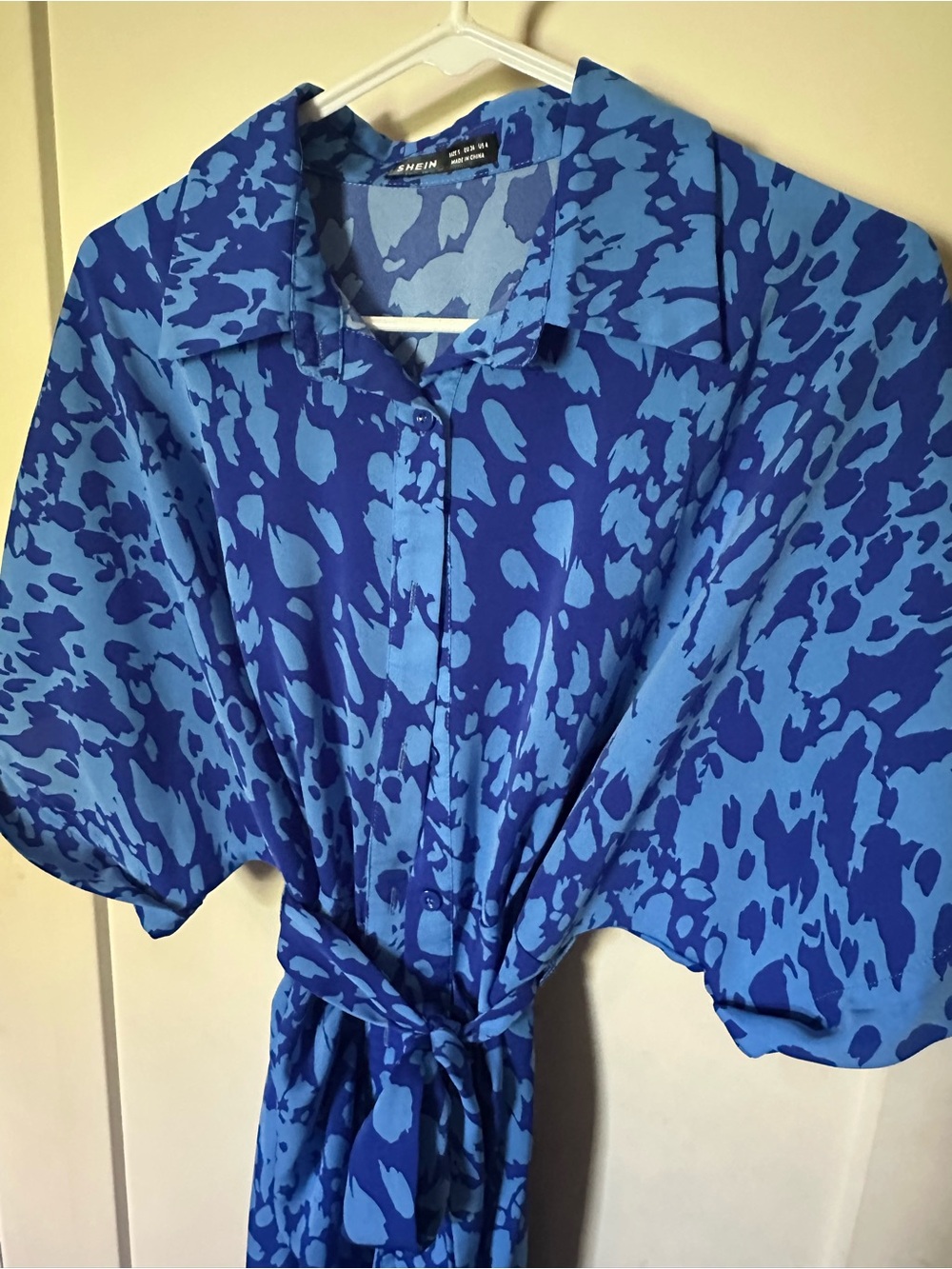 SHEIN Blue Abstract Print Tie-Waist Dress